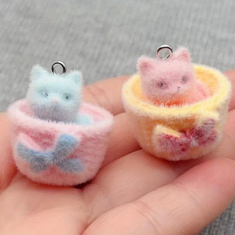 Resin Art Store - 4pcs 3D plush resin cat pendant,